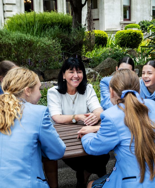 Tracy with Senior School Students 